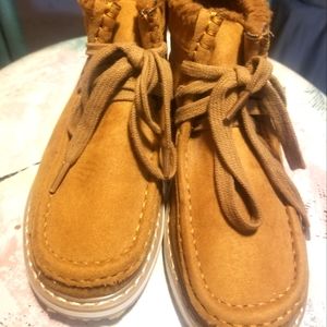 GAP Kids Cozy Tie Boot